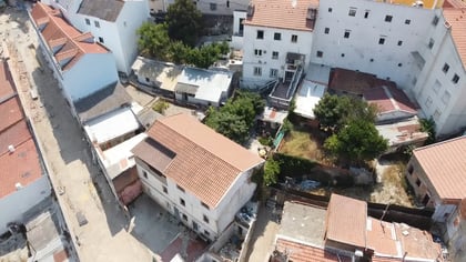 Aerial neighbourhood context around Quinta do Ferro, São Vicente, Lisbon.